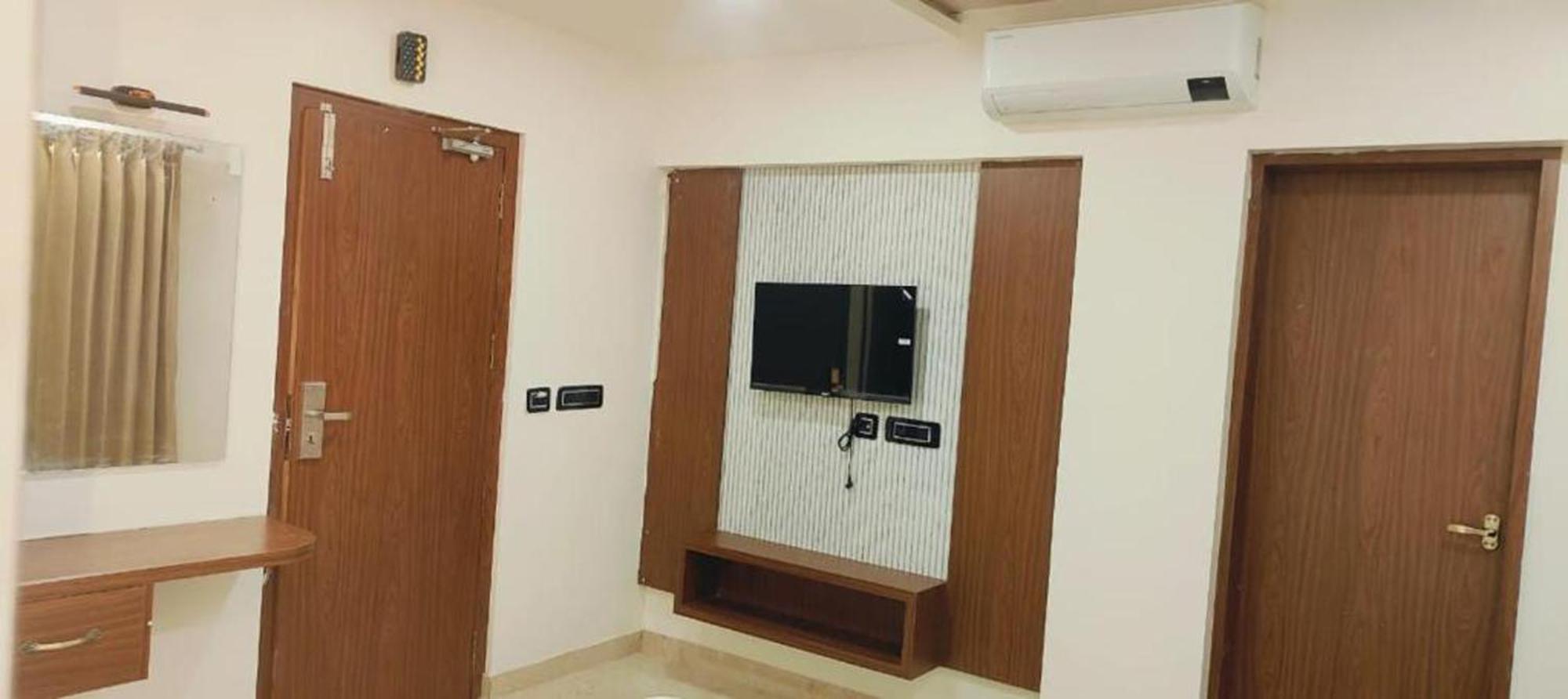 Sree Mahalakshmi Residency By K Hotels Virudunagar Extérieur photo