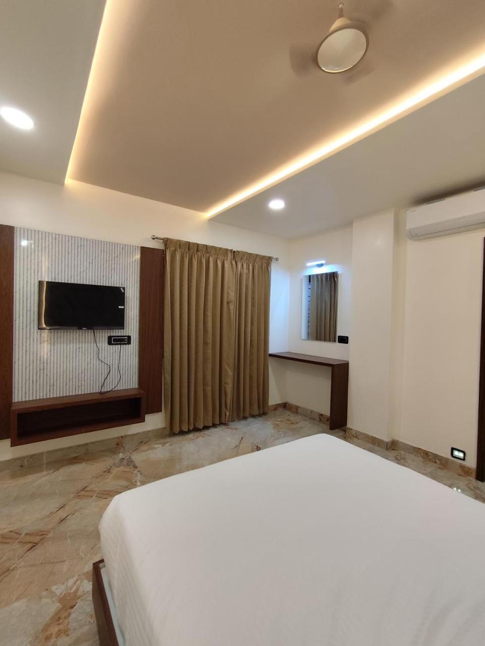 Sree Mahalakshmi Residency By K Hotels Virudunagar Extérieur photo